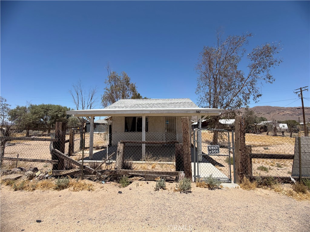 567 W Yermo Property Photo 2