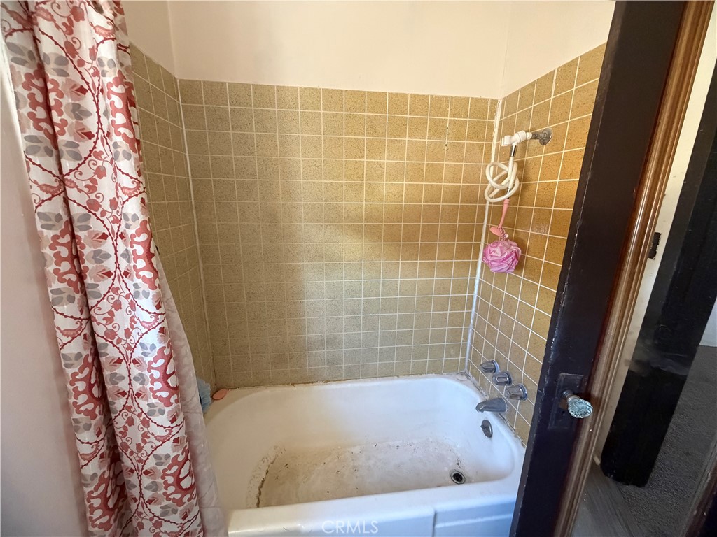 567 W Yermo Property Photo 16