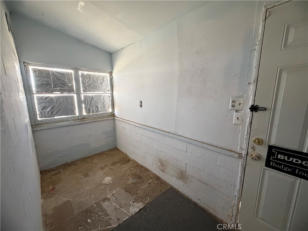 567 W Yermo Property Photo 17