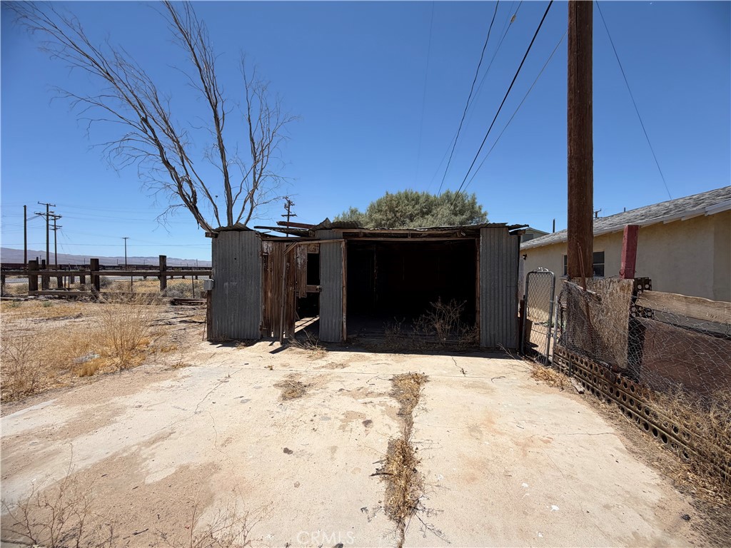 567 W Yermo Property Photo 31
