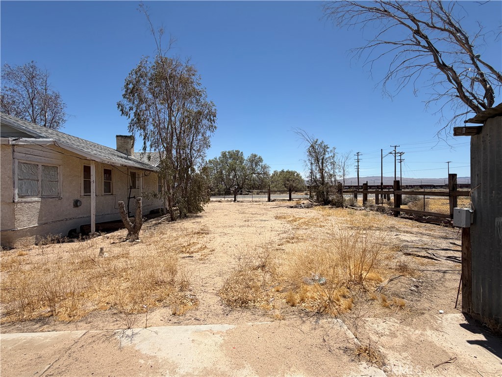 567 W Yermo Property Photo 33