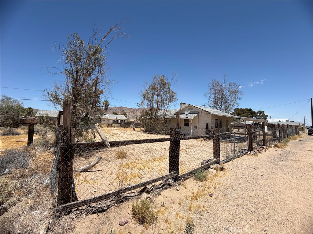 567 W Yermo Property Photo 38