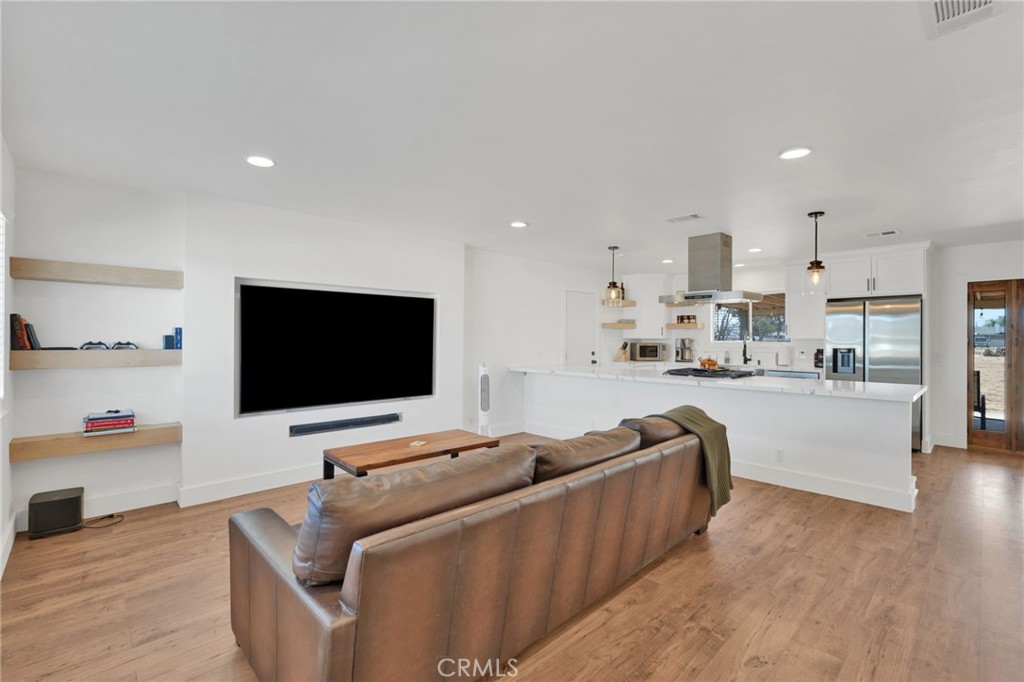 15075 Flathead Road Property Photo 4
