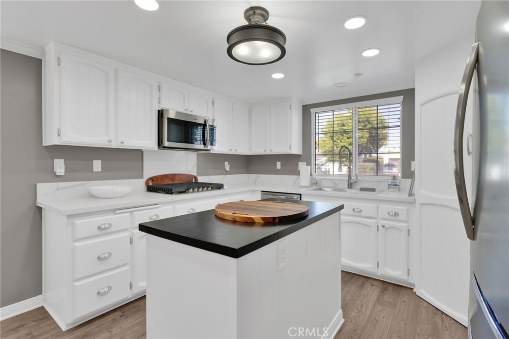 18570 Niagara Property Photo 7