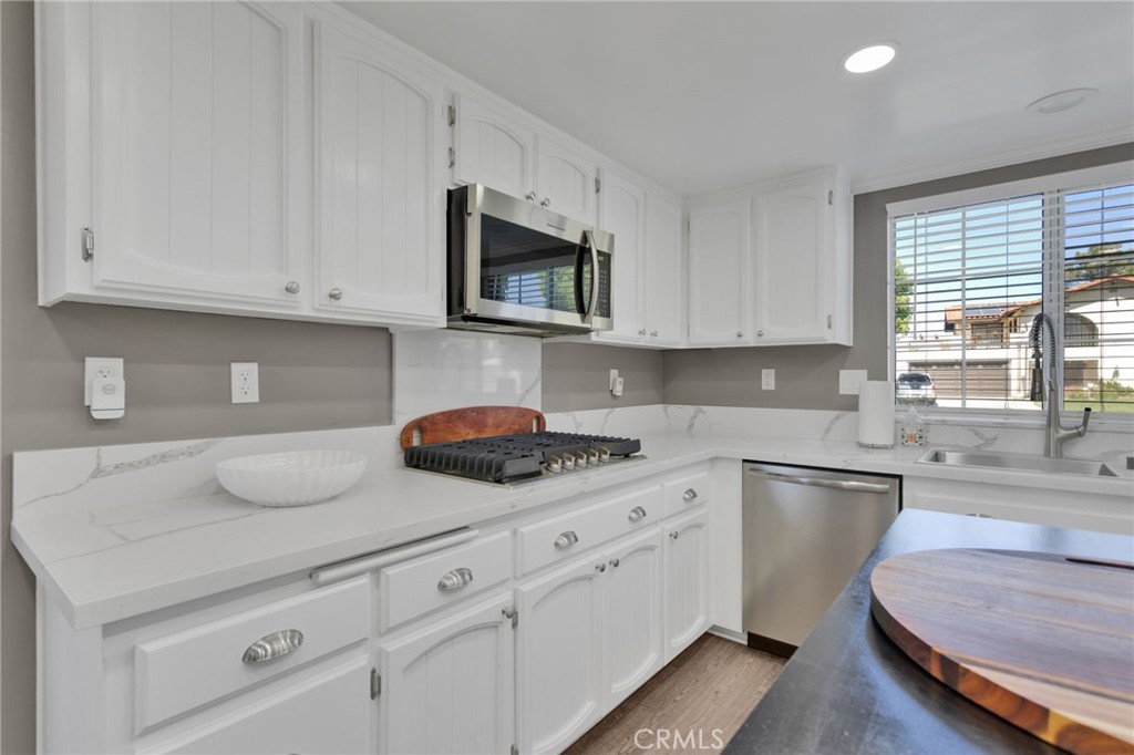 18570 Niagara Property Photo 8