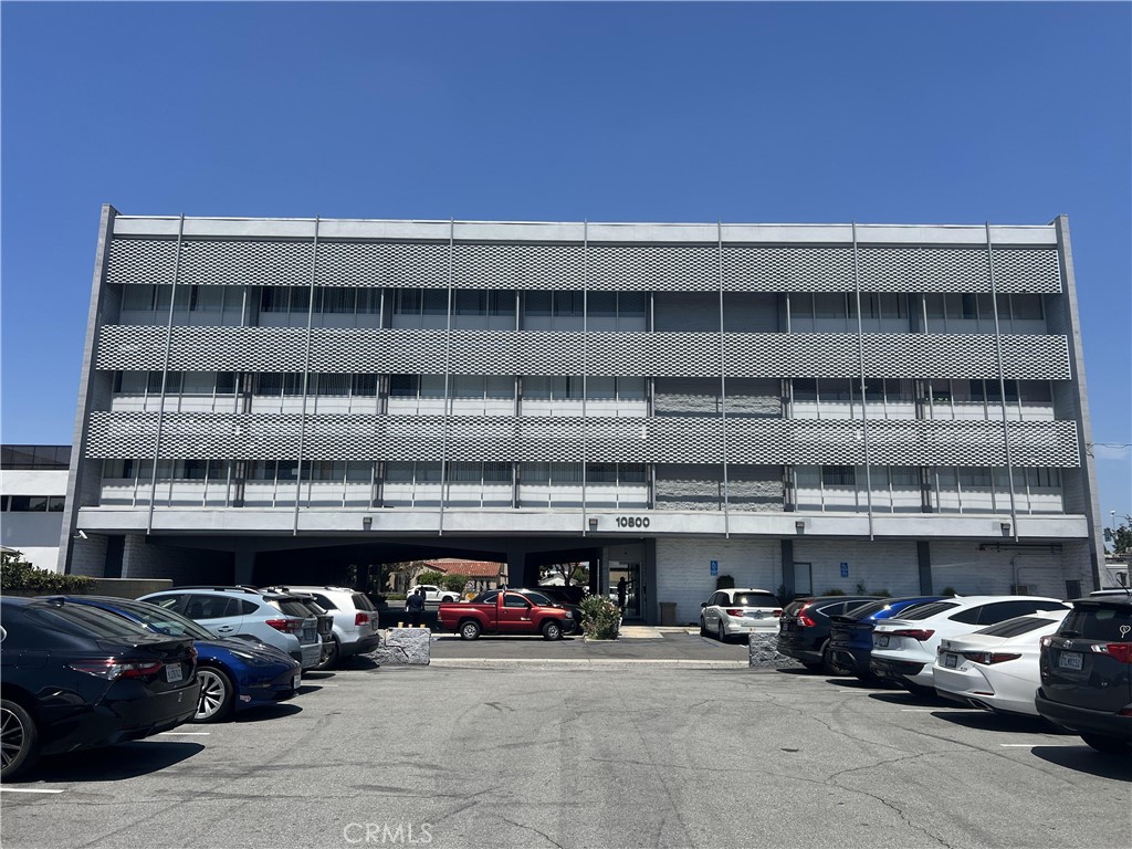 10800 Paramount Boulevard 406 Property Photo 17