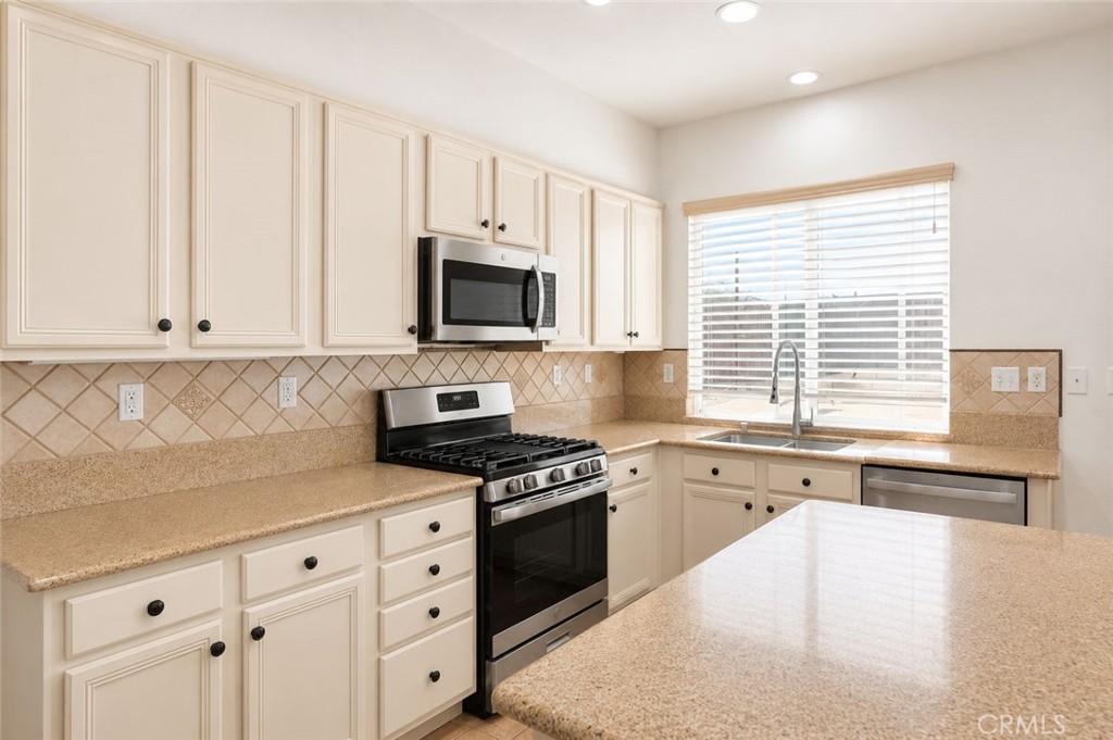 8168 April Property Photo 9