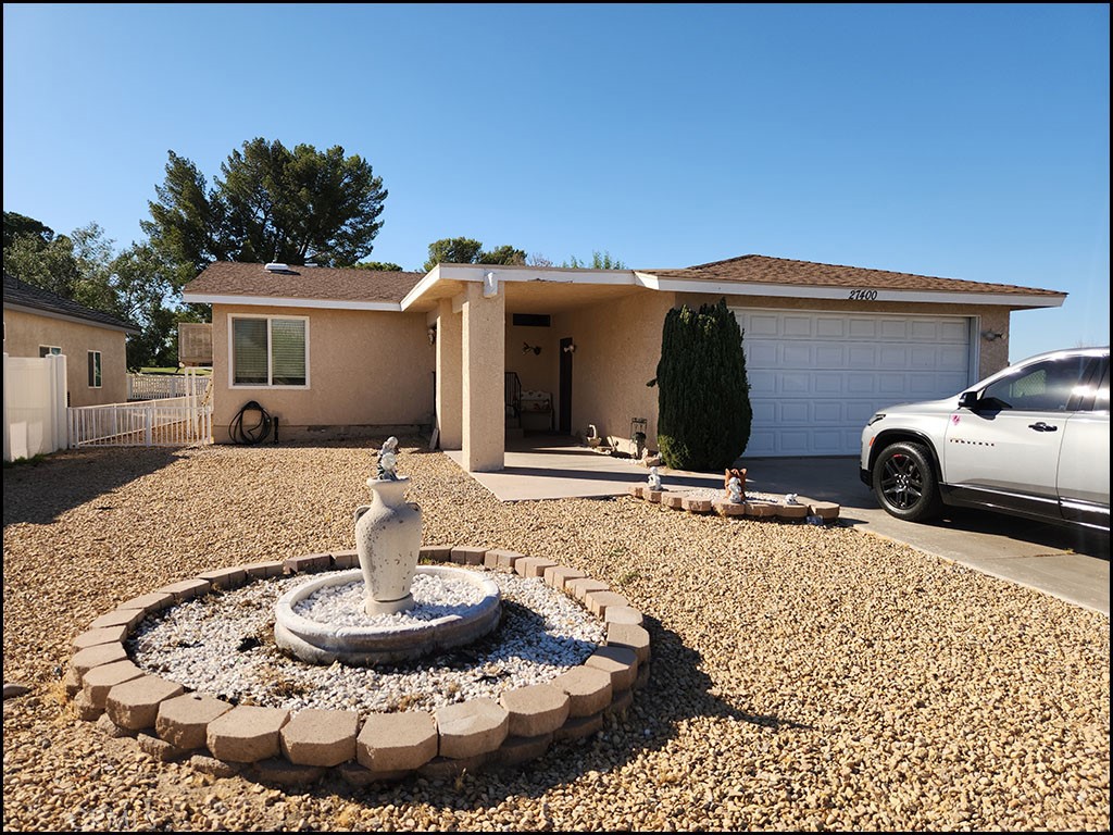 27400 Cloverleaf Lane Property Photo 1