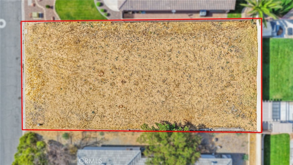 12819 Yellowstone Property Photo 4
