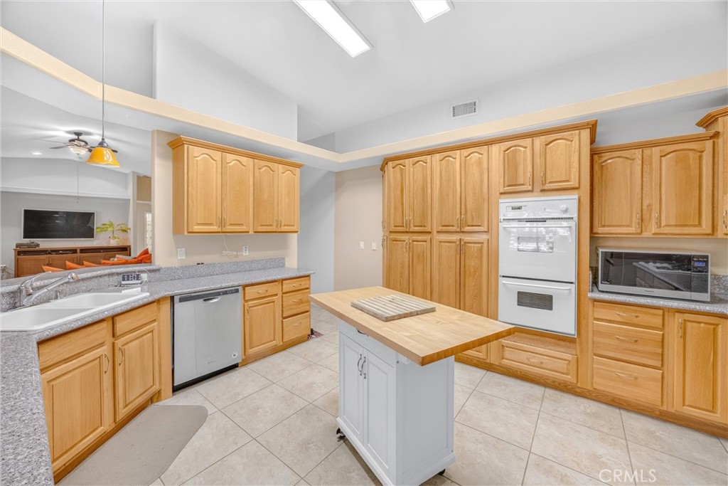 26760 Cinch Property Photo 6