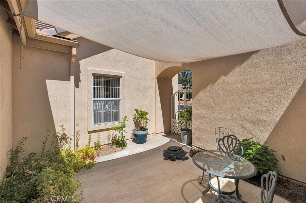 19591 Rolling Green Property Photo 6