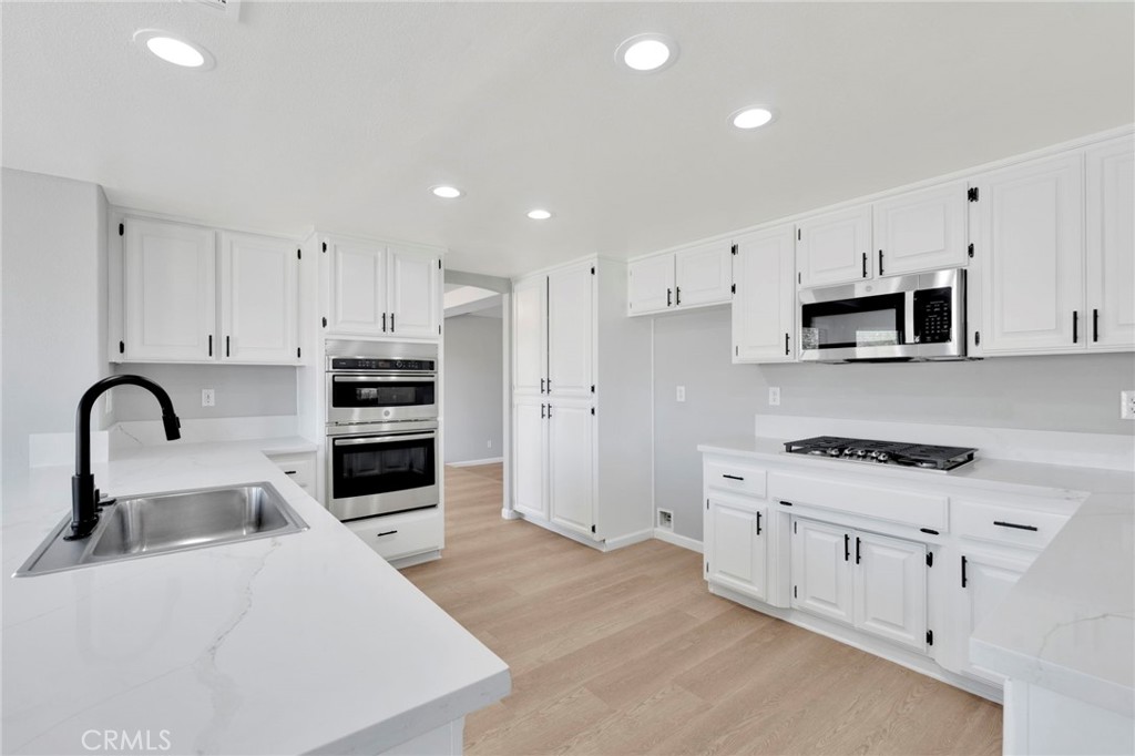 16731 Iwa Road Property Photo 17