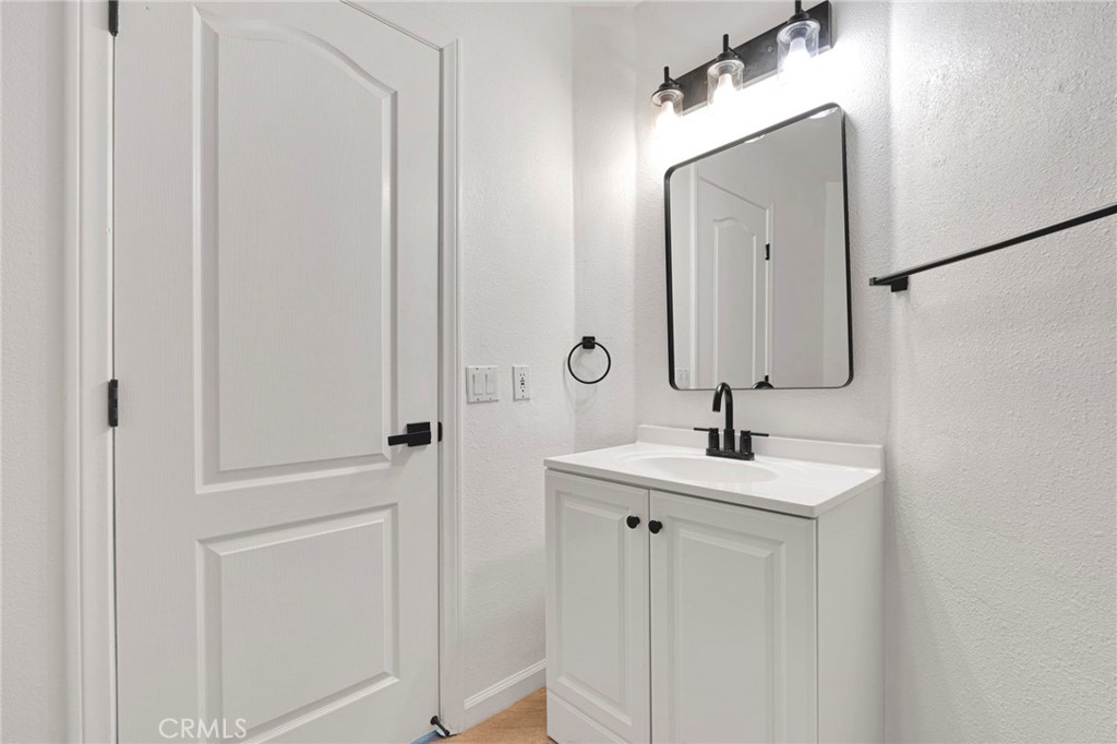 16731 Iwa Road Property Photo 30