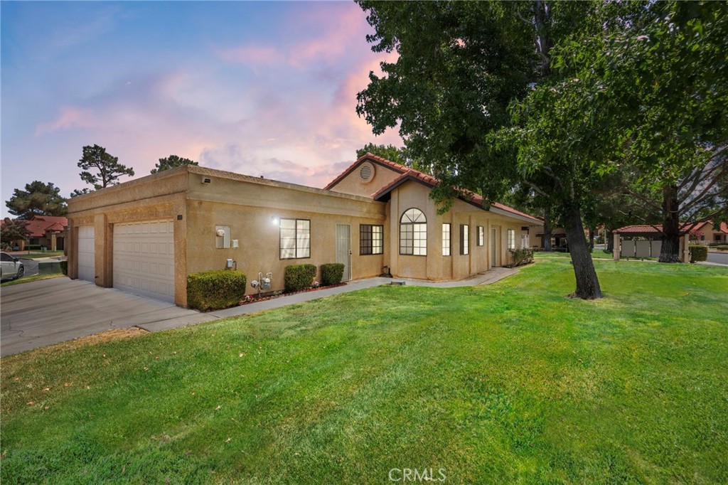 11671 Maple Street Property Photo 1