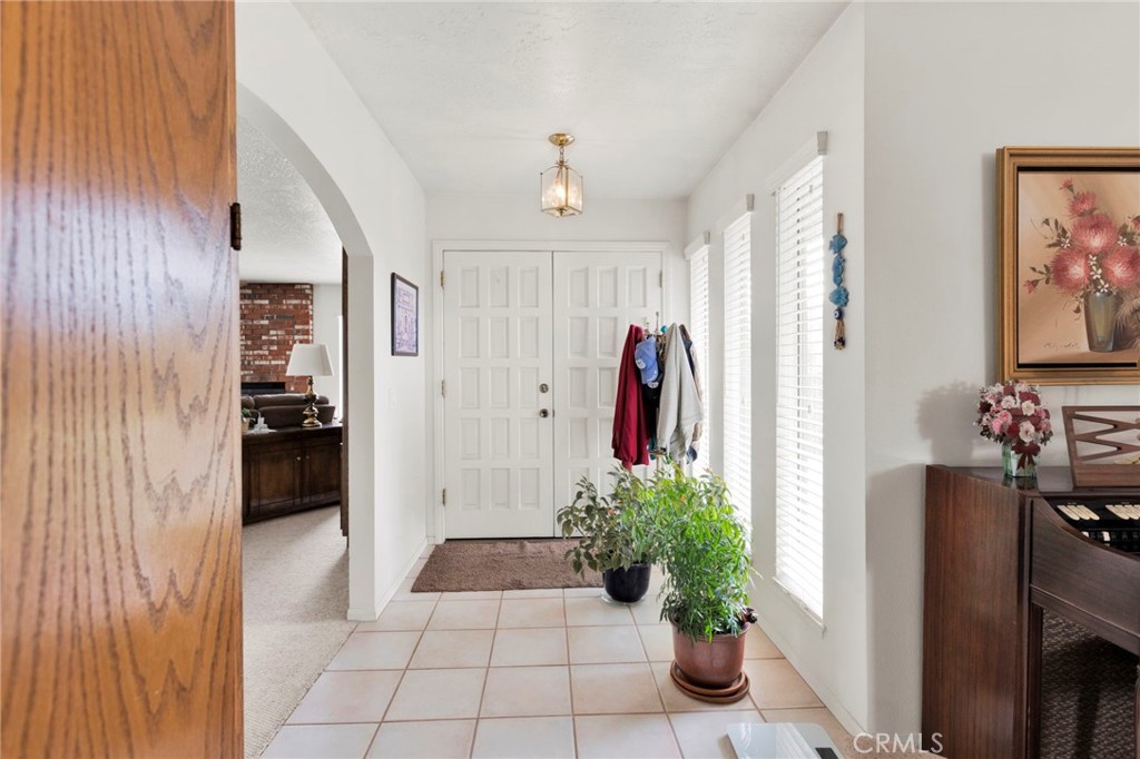17994 Pine Street Property Photo 8