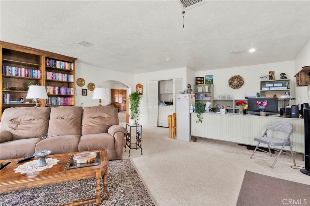 17994 Pine Street Property Photo 11