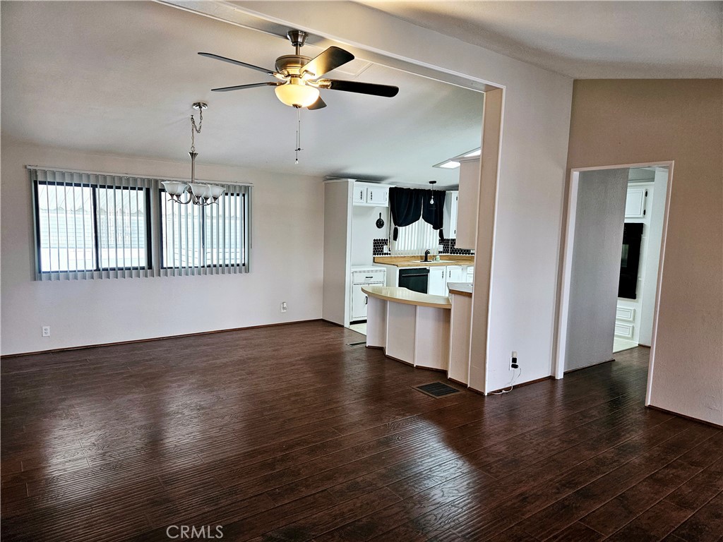 9161 Santa Fe E 20 Property Photo 12