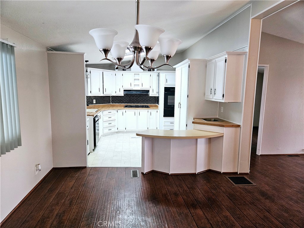 9161 Santa Fe E 20 Property Photo 13