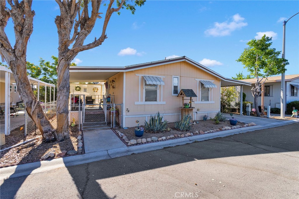 9161 Santa Fe E 72 Property Photo 3