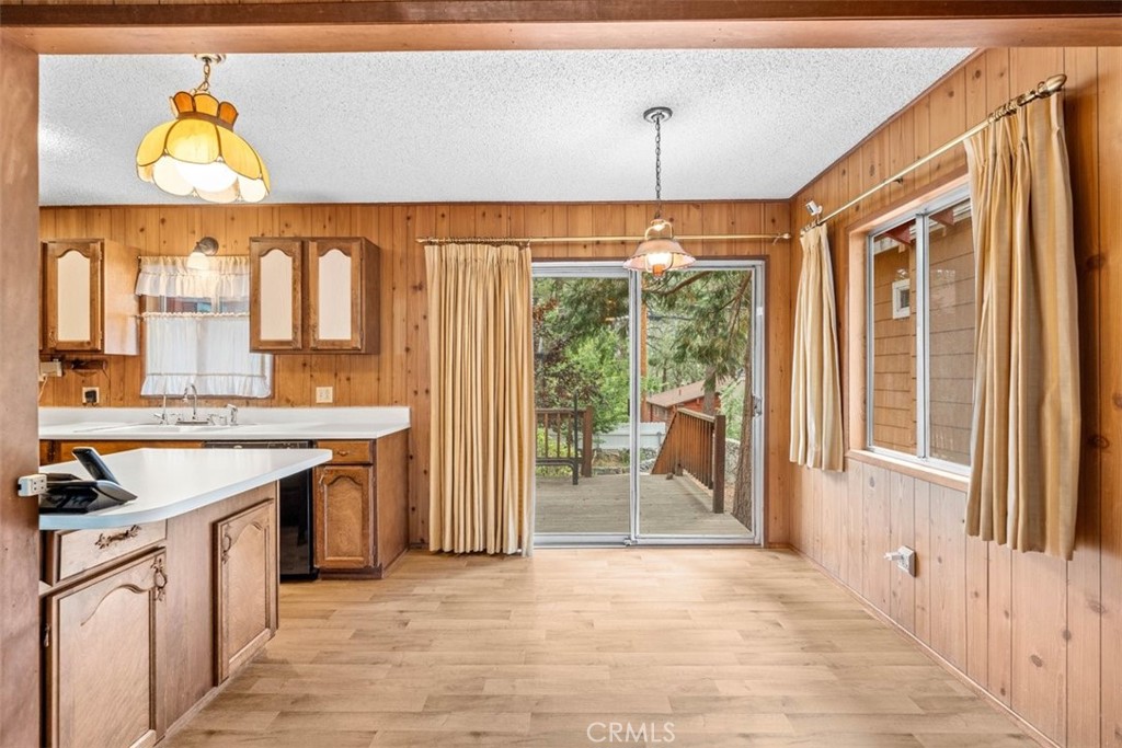 1056 Lark Property Photo 8