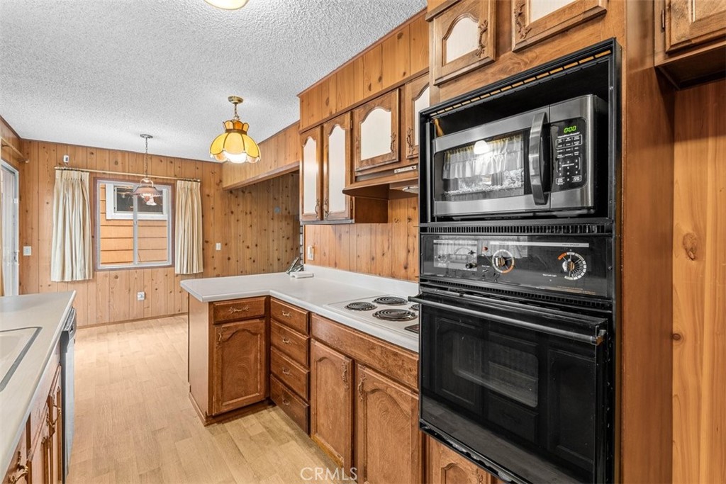 1056 Lark Property Photo 10