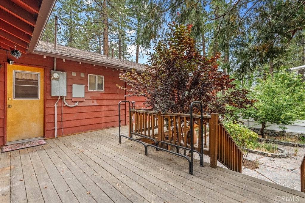 1056 Lark Property Photo 28