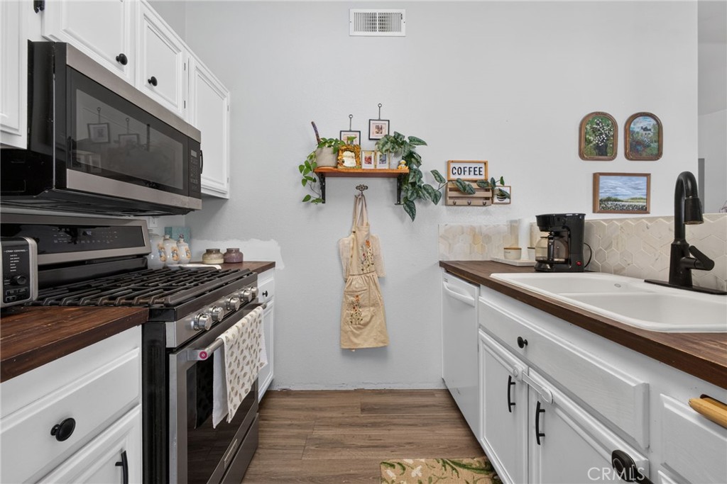 11052 Desert Rose Property Photo 15