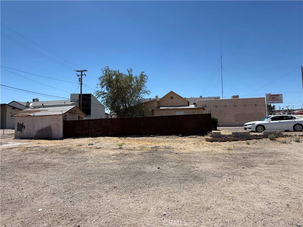 219 N 1st Avenue Property Photo 6