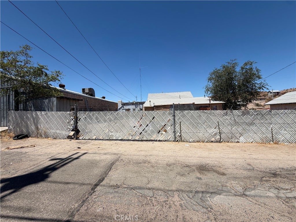 219 N 1st Avenue Property Photo 10