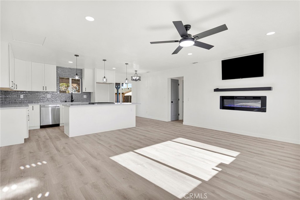 18282 Manzanita Property Photo 7