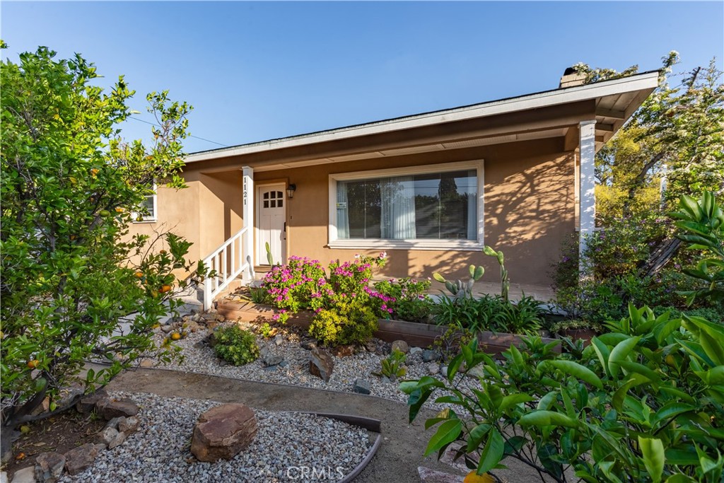 1121 Vista Way Property Photo