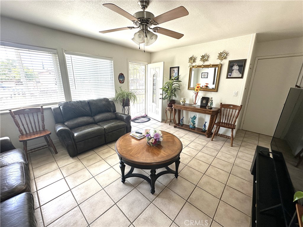 16116 Cajon Property Photo 2