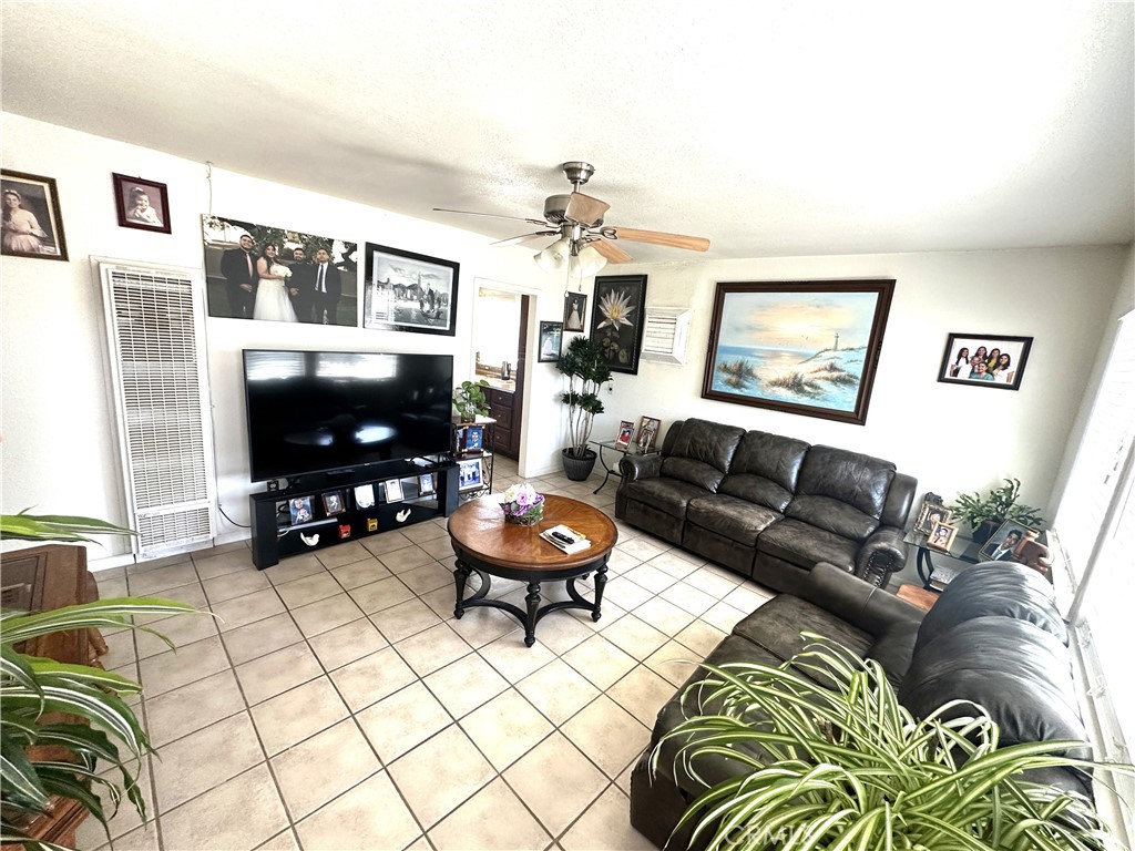 16116 Cajon Property Photo 3
