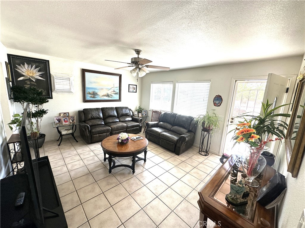 16116 Cajon Property Photo 4