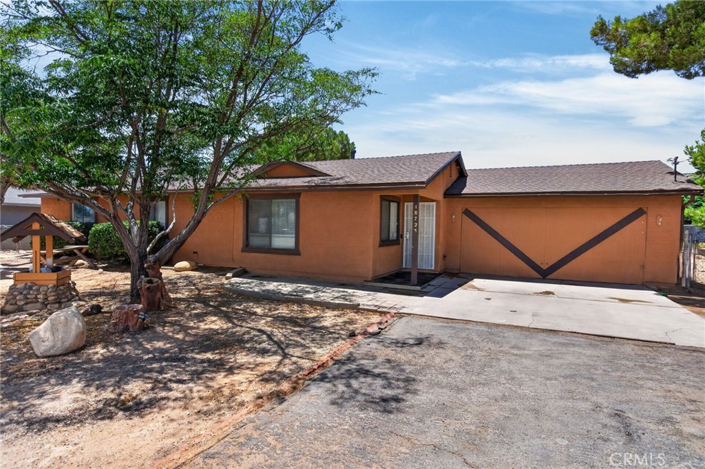 18725 Vine Property Photo 1
