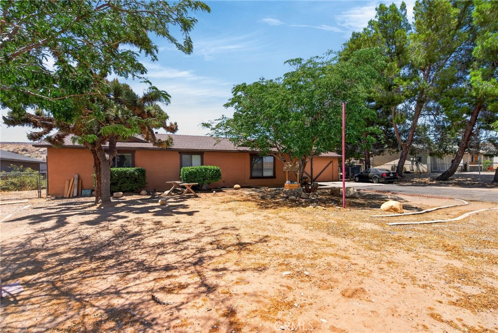 18725 Vine Property Photo 3