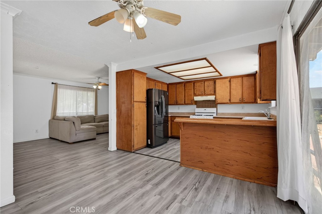 18725 Vine Property Photo 6