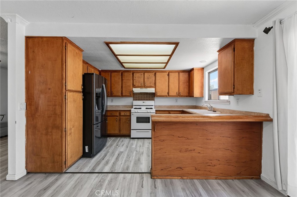 18725 Vine Property Photo 7