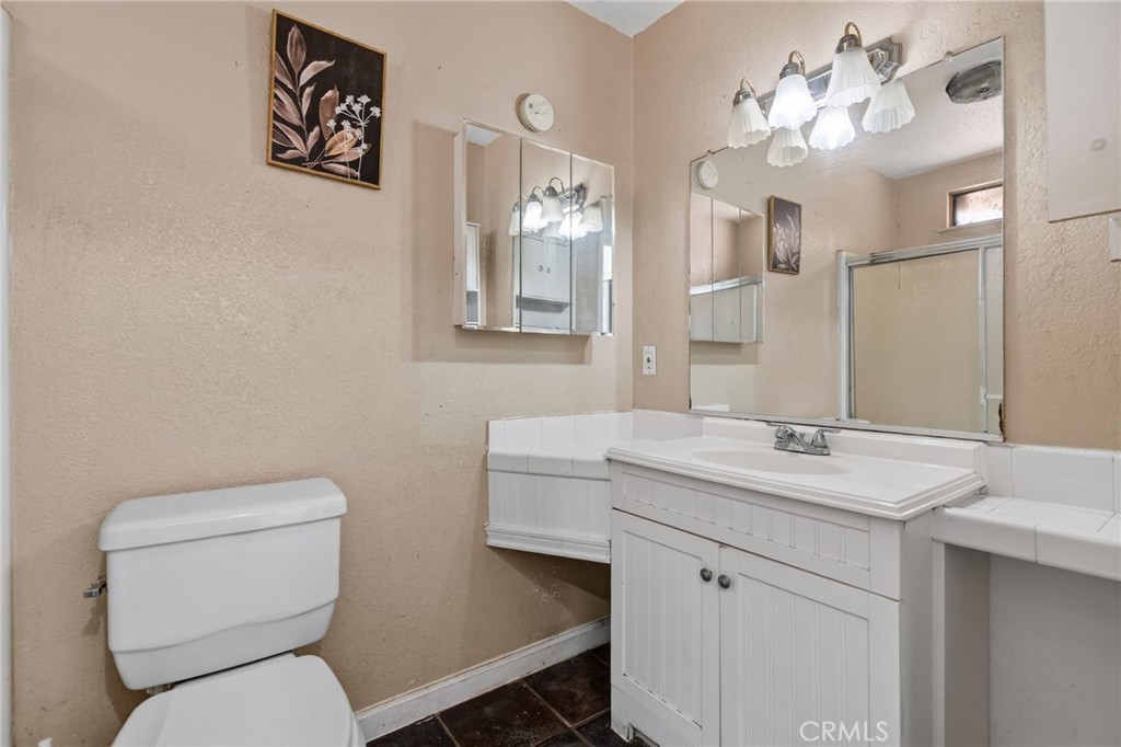 18725 Vine Property Photo 17
