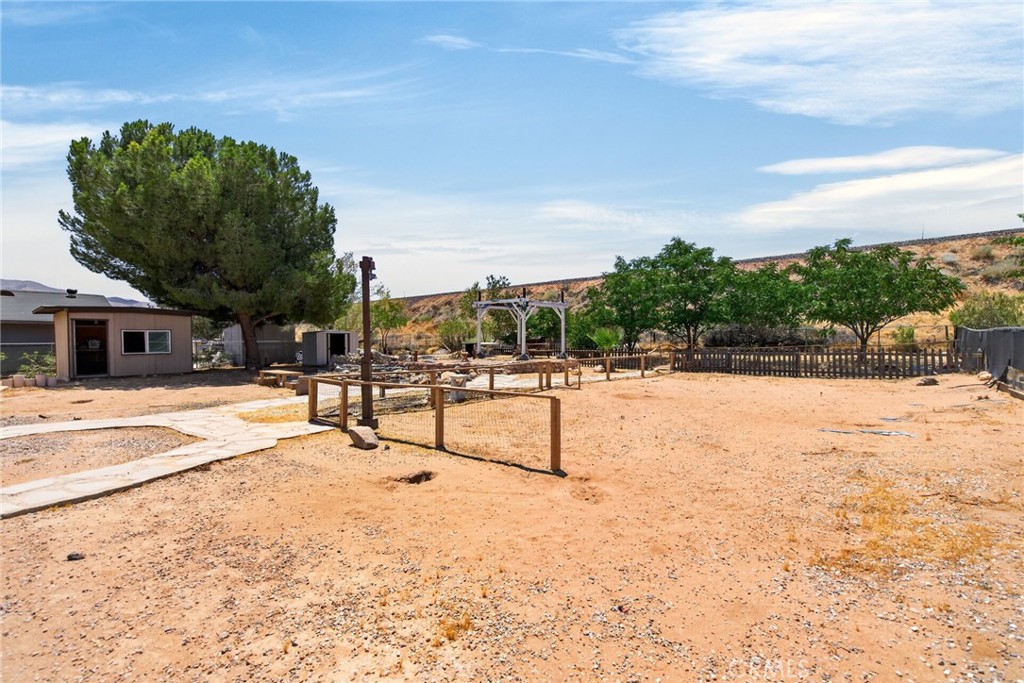 18725 Vine Property Photo 27