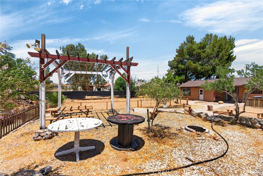 18725 Vine Property Photo 28