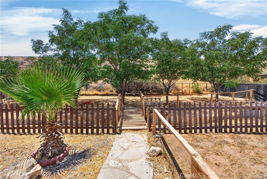 18725 Vine Property Photo 29