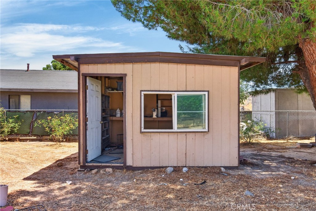 18725 Vine Property Photo 32