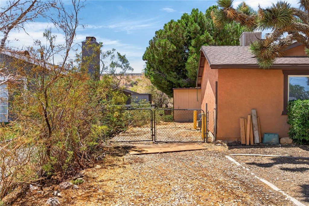 18725 Vine Property Photo 34