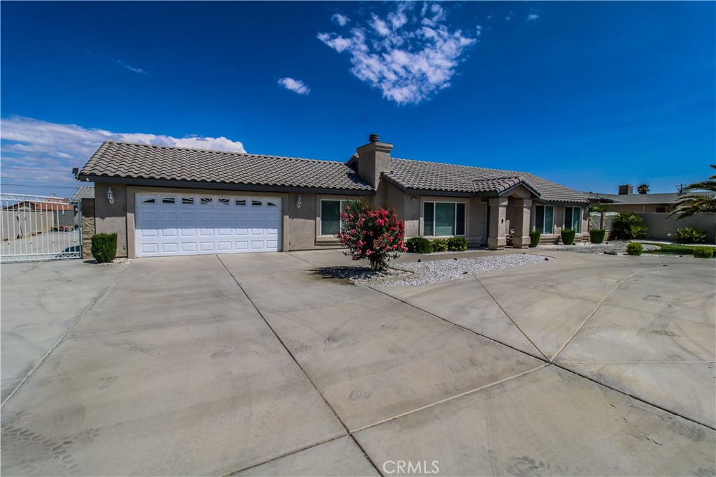 13281 El Rio Road Property Photo 4