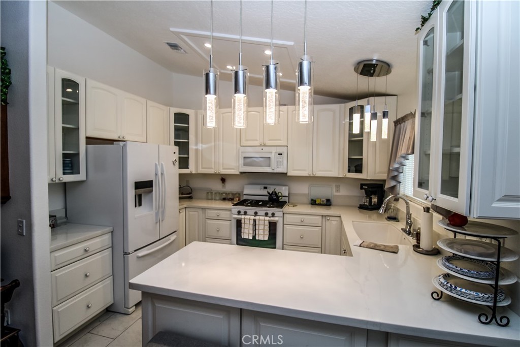 13281 El Rio Road Property Photo 10