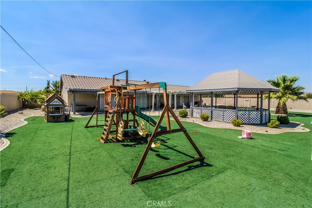 13281 El Rio Road Property Photo 20