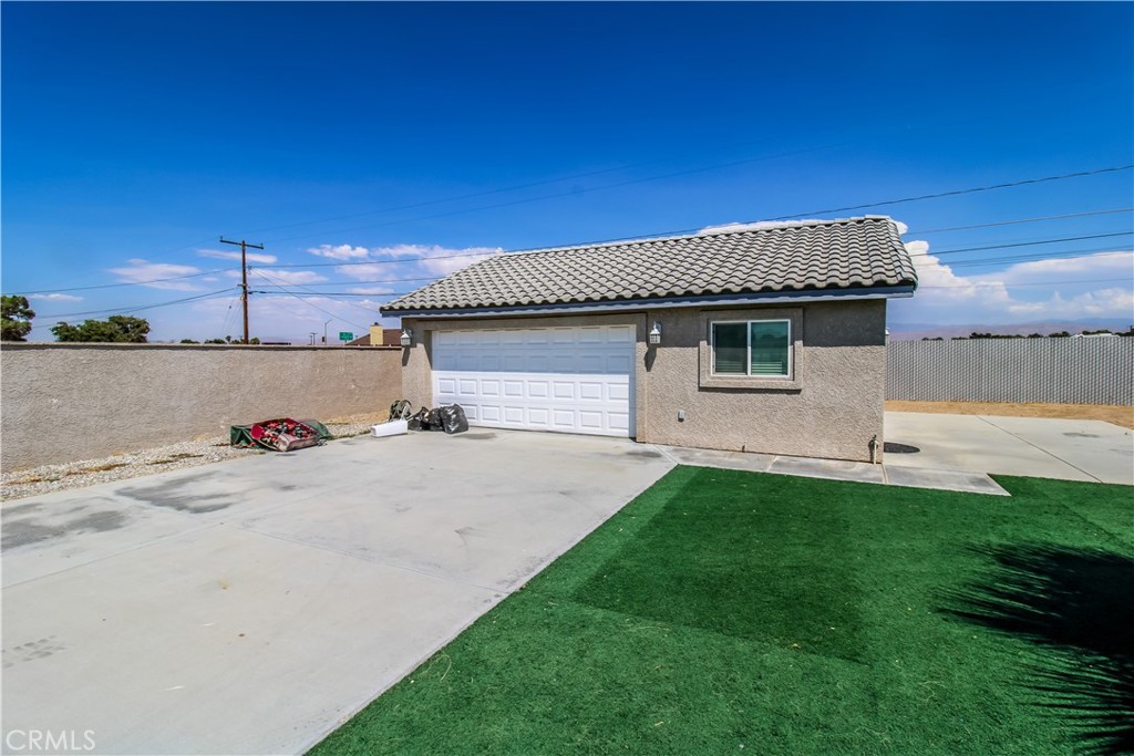 13281 El Rio Road Property Photo 23