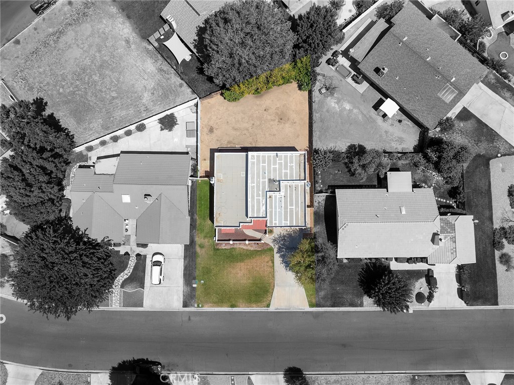 18440 Mountain Meadows Drive Property Photo 4