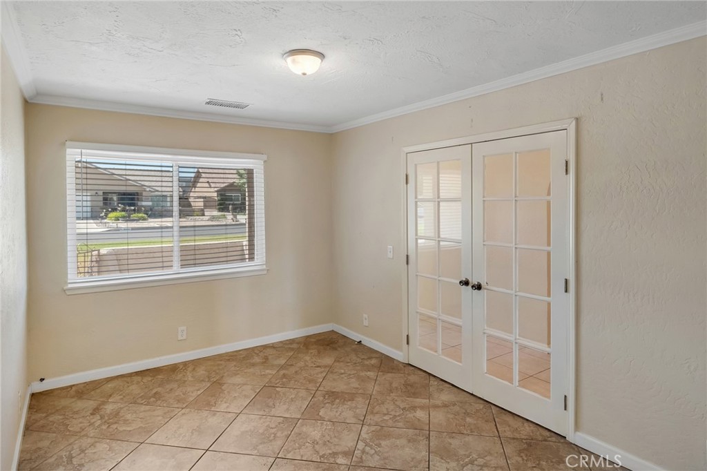18440 Mountain Meadows Drive Property Photo 10